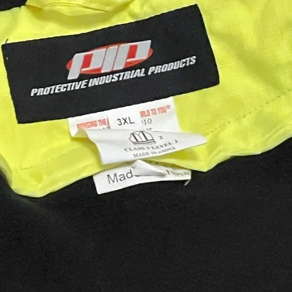 High-Visibility Yellow Jacket with Reflective Stripes - Picture 4 of 4